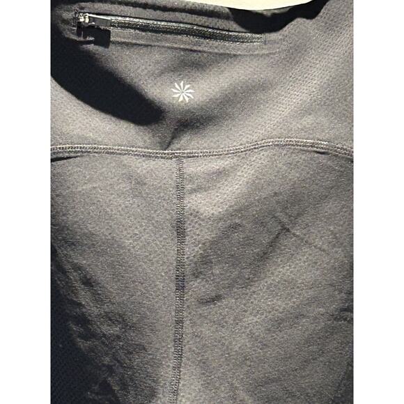 Women's size Medium Athleta Black Cropped Leggings - Picture 3 of 5
